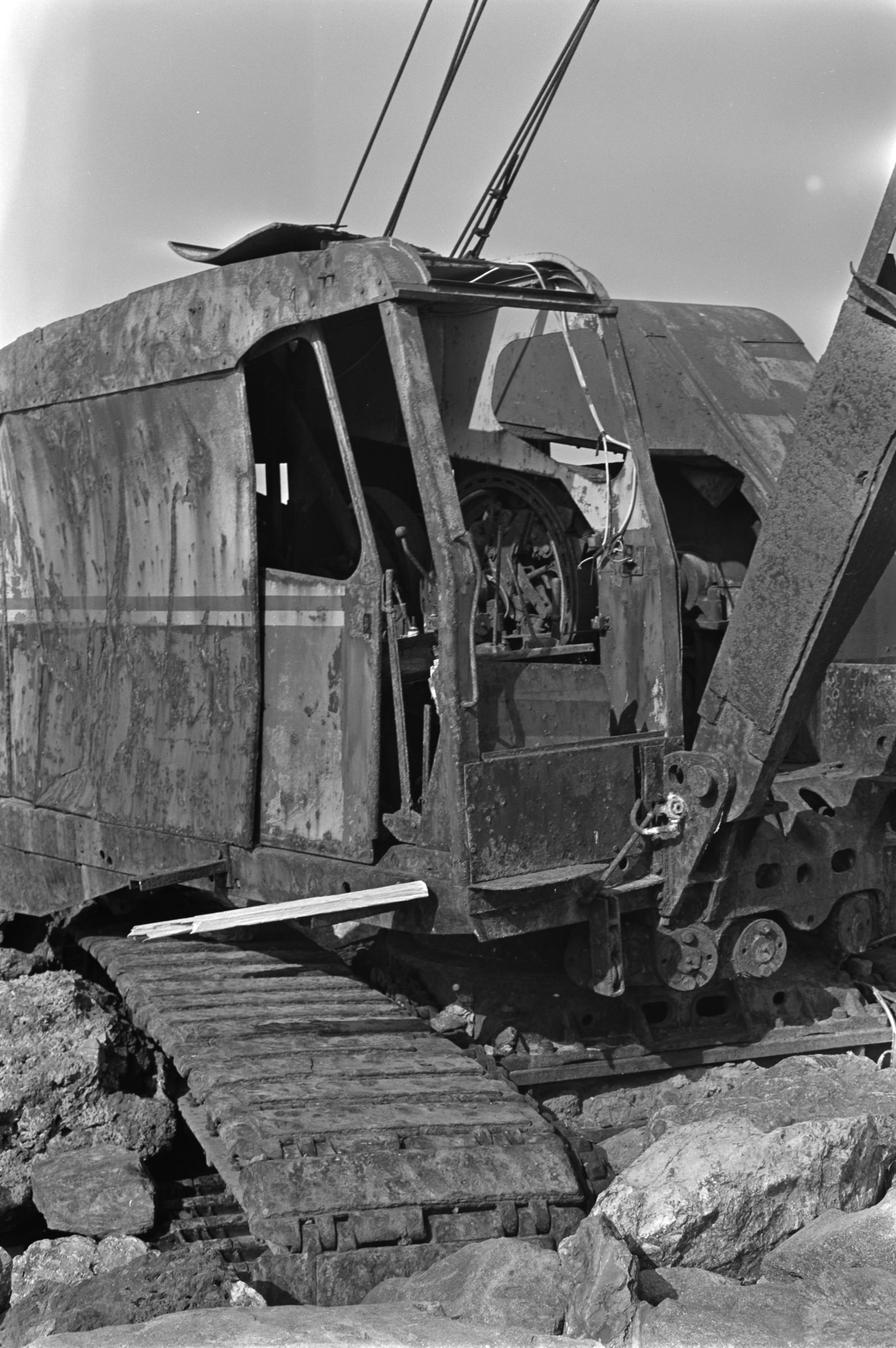 AHP F1991 09 002 sc240801 img19 NLP